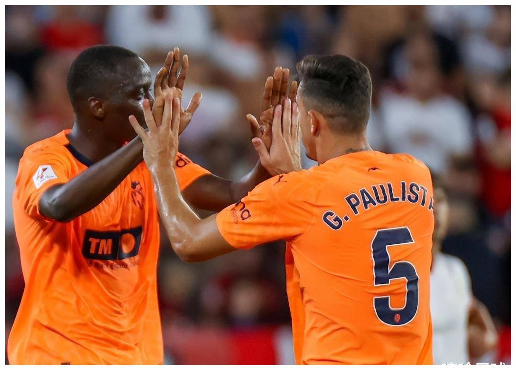 爱游戏体育平台-转折点塞维利亚战术微调，欧冠关键时刻攻防权衡，震撼外界，医务组通报恢复(塞维利亚最新消息今天)